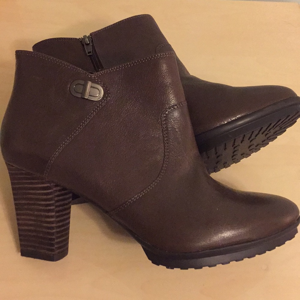 Easy Spirit Booties EUC